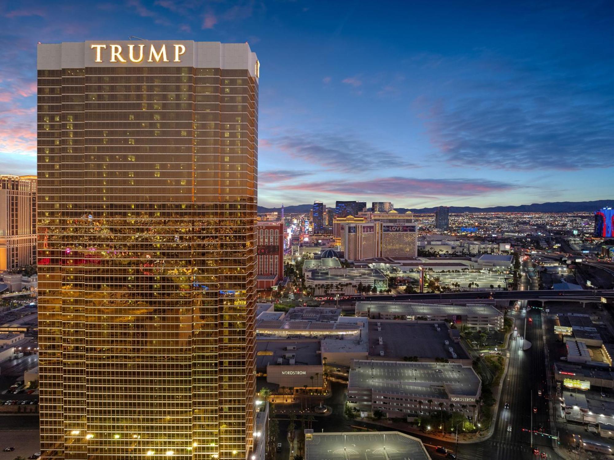 Trump 56th Floor - Sphere And Strip View - No Fees Apartahotel Las Vegas
